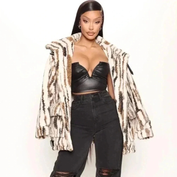 Women’s Sherpa Jacket - Picture 1 of 10